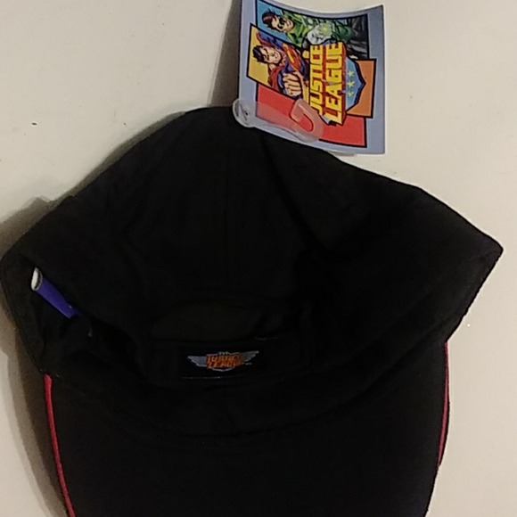 NWT JUSTICE LEAGUE HAT GIFT - Picture 2 of 3